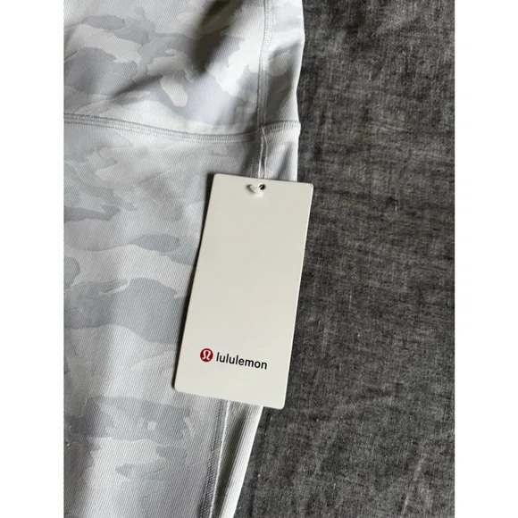 Lululemon Wunder Under High-Rise Crop 23" Scallop Full-On Luxtreme - Size 10